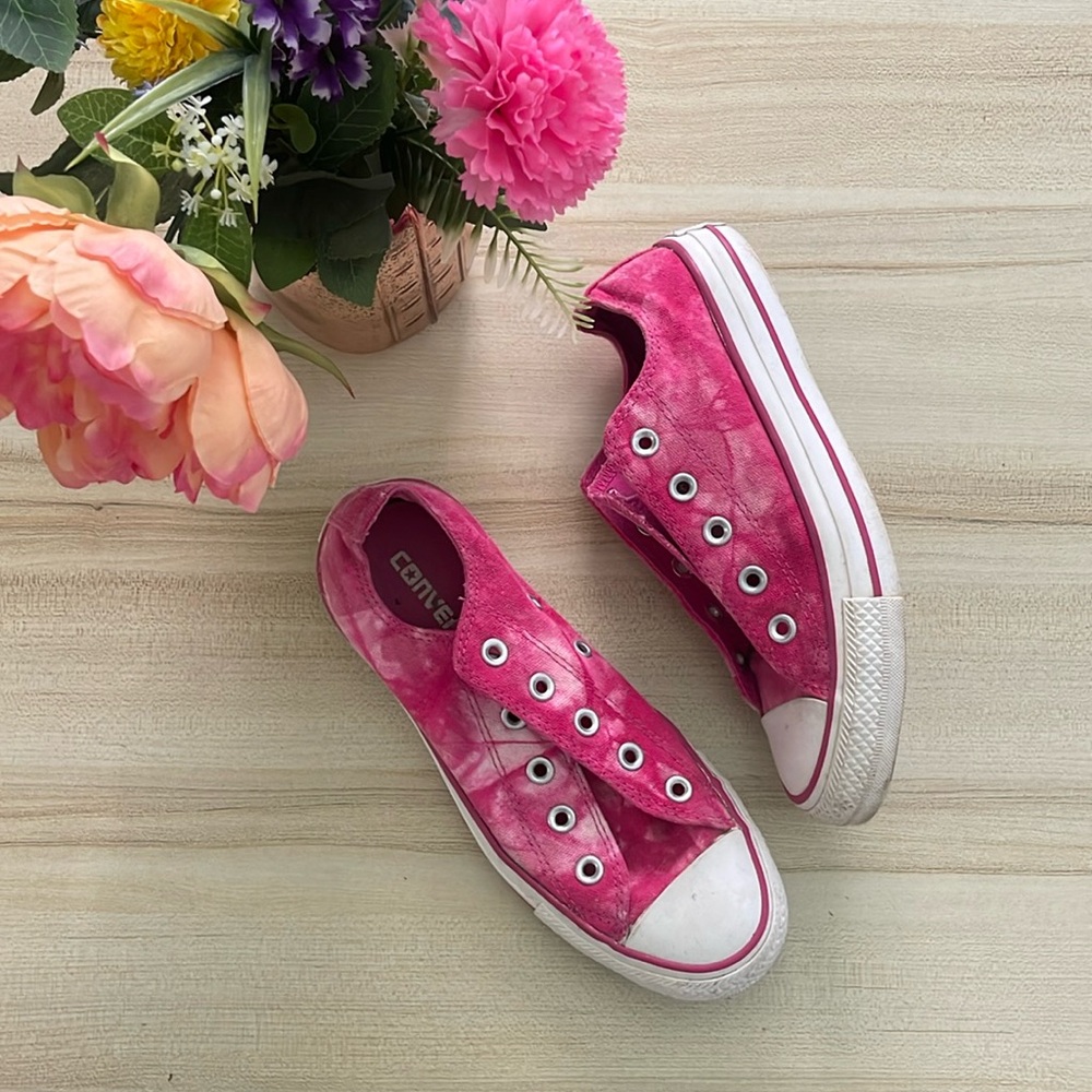Rare Low top converse pink tie dye sneakers